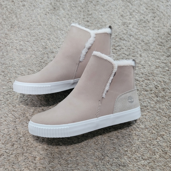 Timberland Skyla Bay Slip On Suede Ankle Boots Beige Cream Faux Fur 7 - Picture 2 of 7